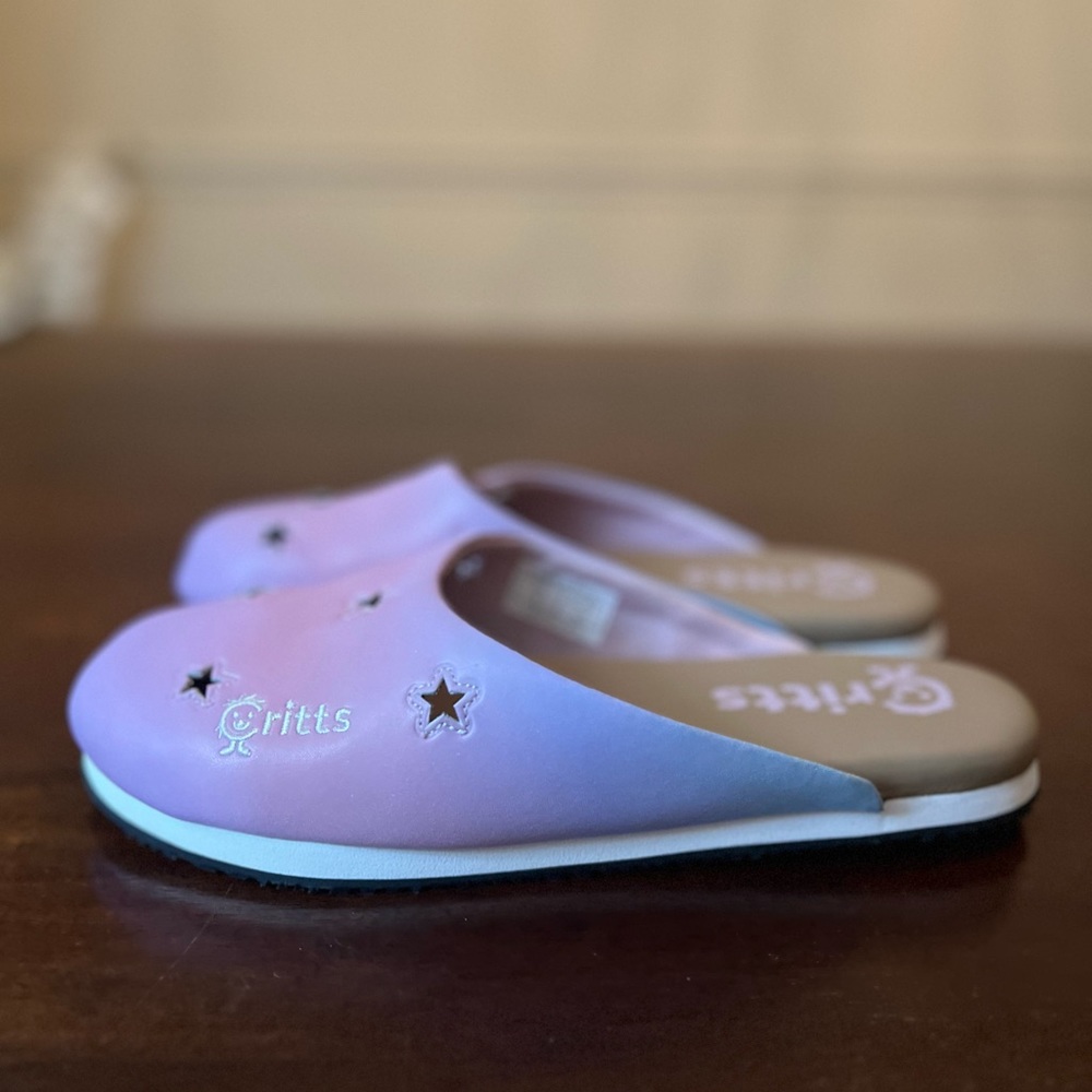 Flip Critts Clog In Unicorn Memory Foam Vibram Ou… - image 2